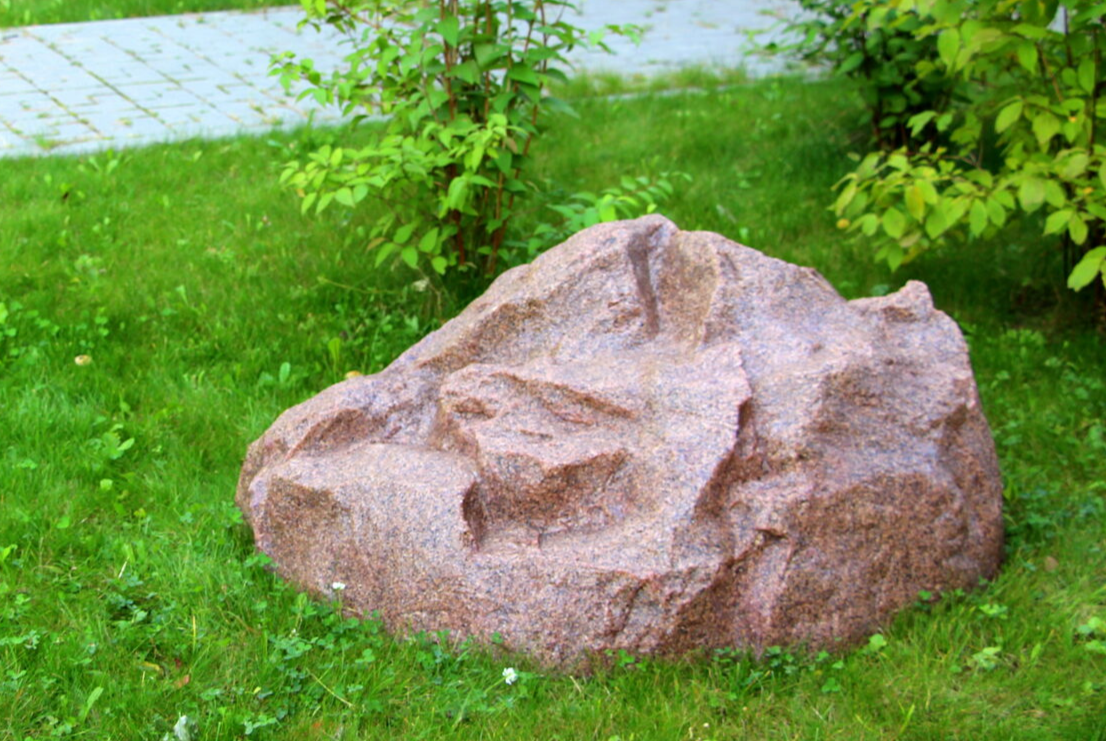 Искусственный камень D105 красный гранит