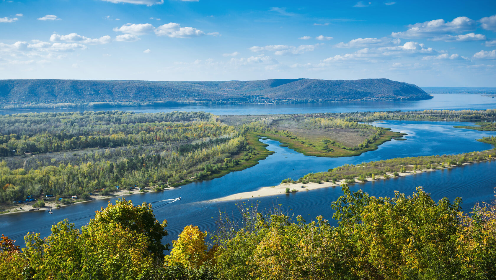 Федеральный округ фото. Самарская лука заповедник. Приволжский река Волга. Самарская лука национальный парк Флора. Заказники Самарской области.