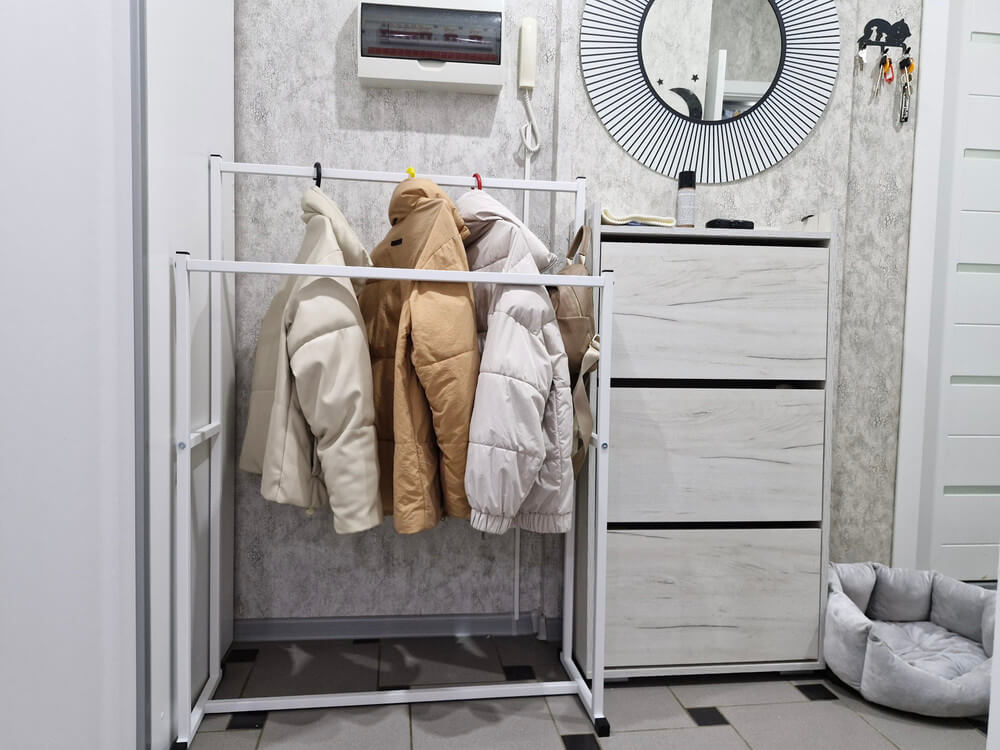 Серийное производство настенных и напольных вешалок на металлокаркасе