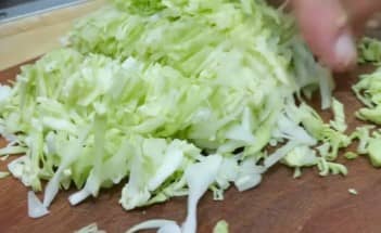 Приготовление ленивых голубцов в духовке: шаг 3