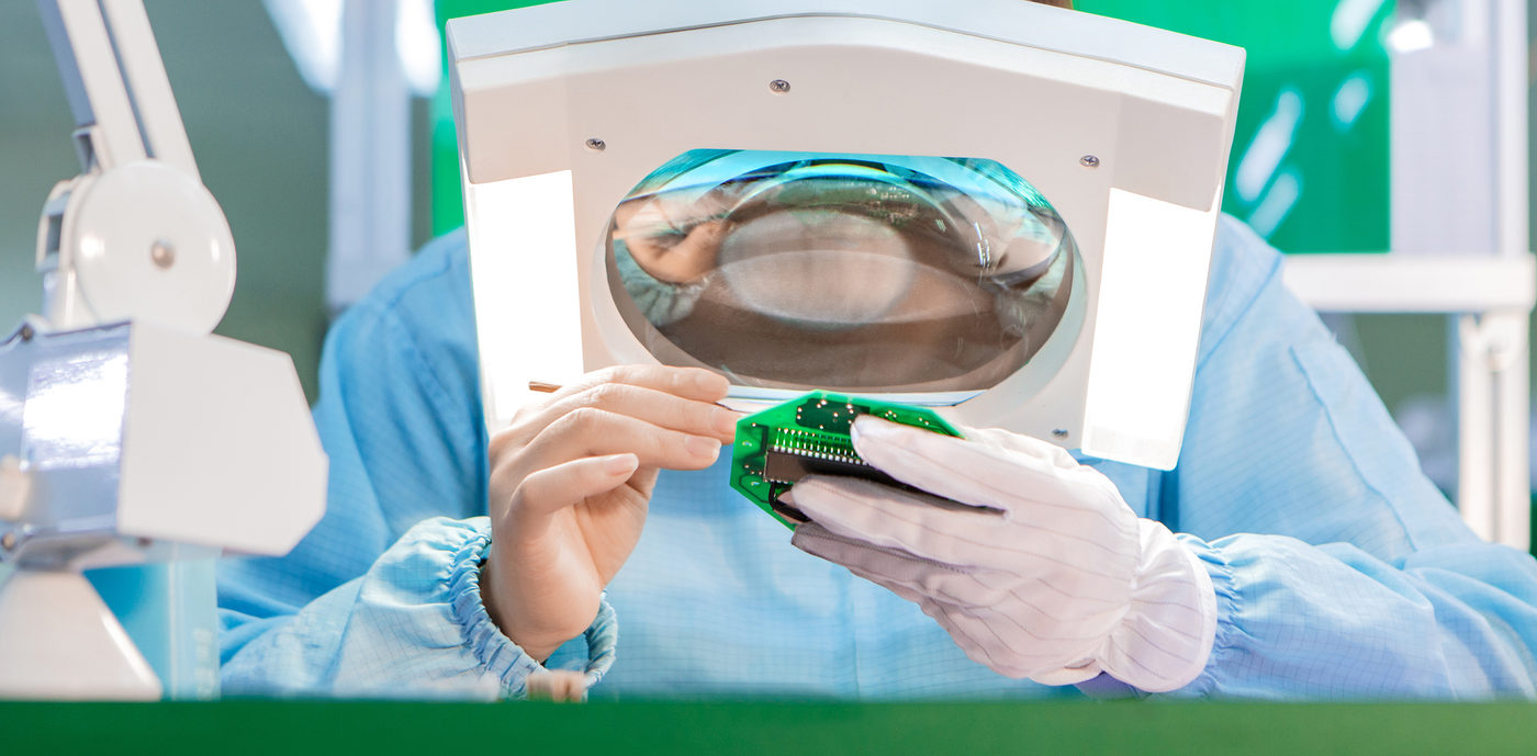 Визуальный метод неразрушающего контроля. Микроскоп для контроля качества пайки. Оборудование для входного контроля производства. Mentor visual iq видеоэндоскоп. Проверяют визуально.