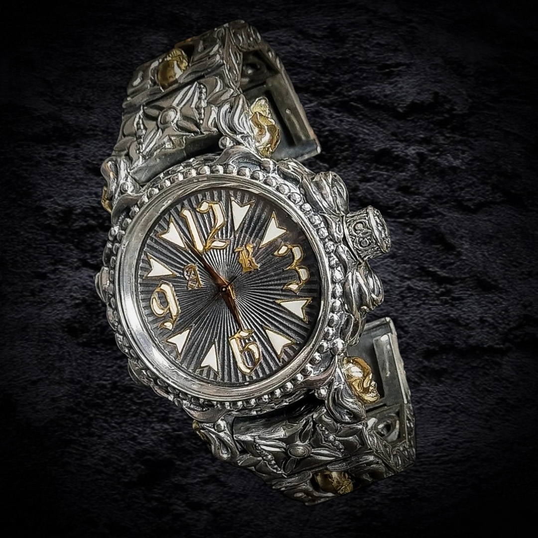 мужские часы из серебра, серебряные часы, массивные часы.