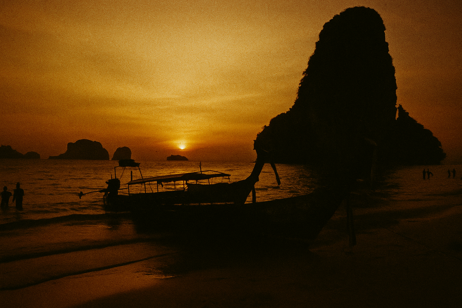 Узнавайте доступность на наши даты и подробности по номерам: этаж, куда окна выходят, стоимость электричества и воды, залог. Если есть видео конкретых квартир то тоже.