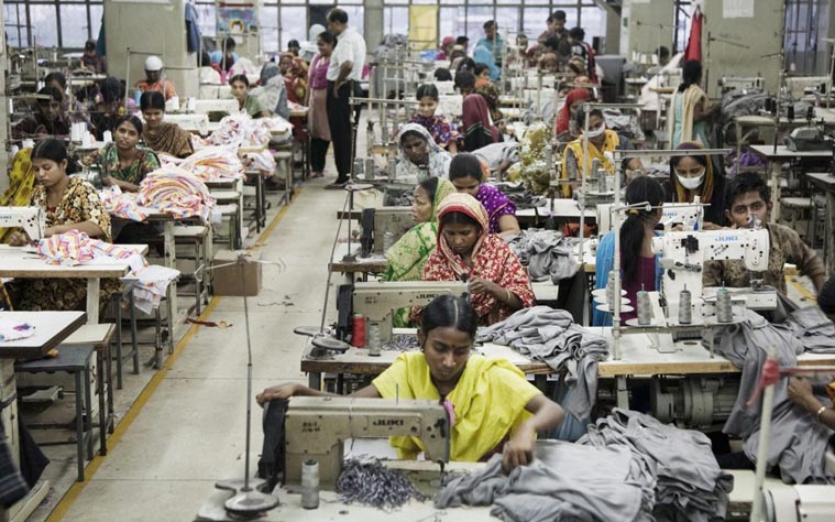 Шивашка фабрика в Бангладеш без спазване на норми на труд