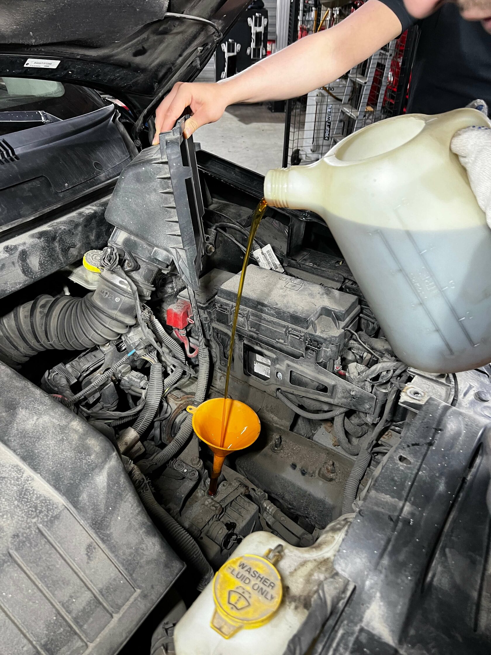 Залив свежего масла Motul DCTF HT