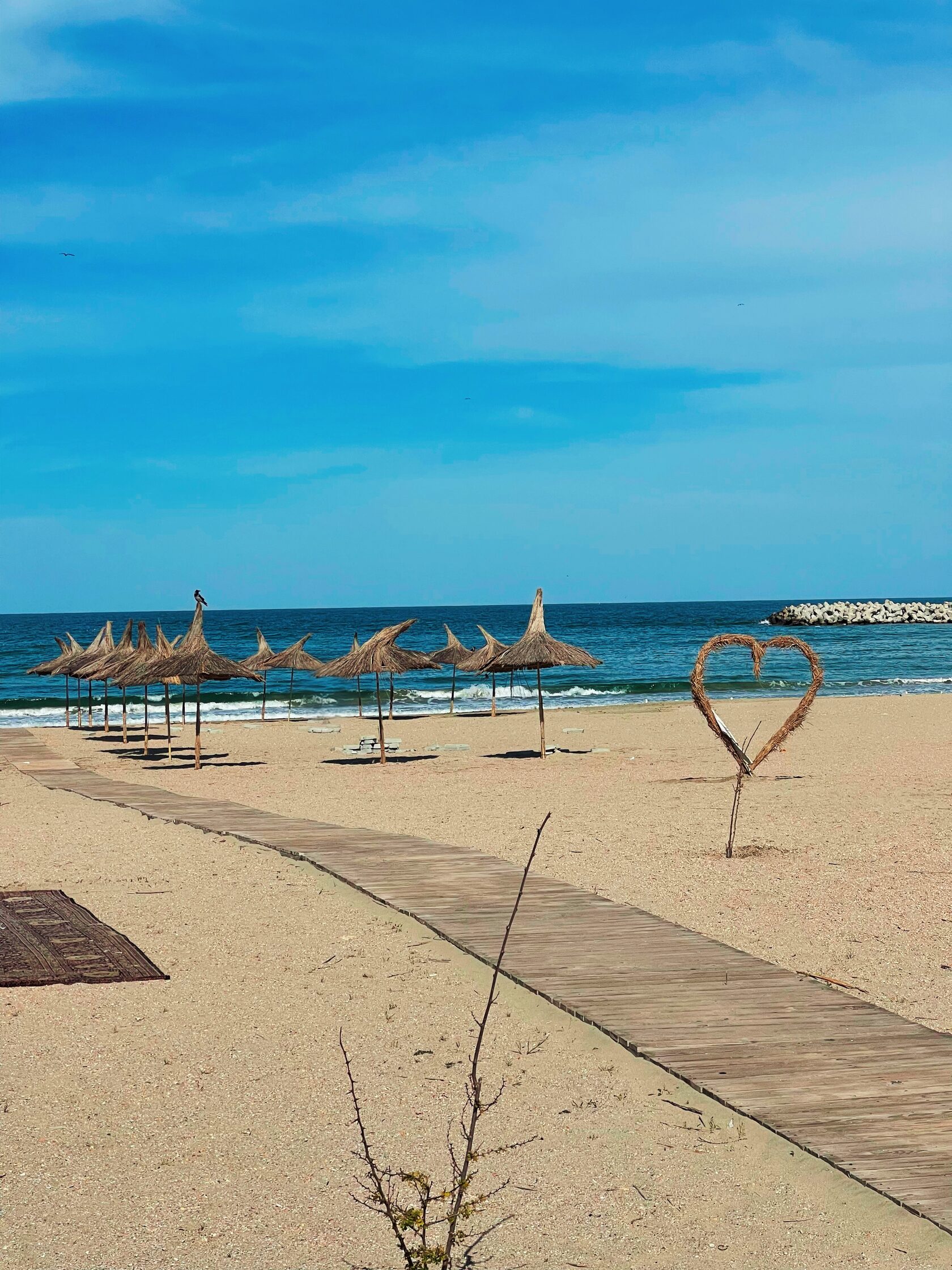 Плажът Anchor Beach Modern една от спирките на пътуването на Рая Аламурова до Румъния