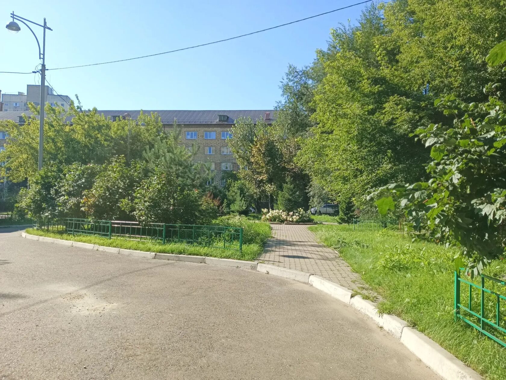 Двор