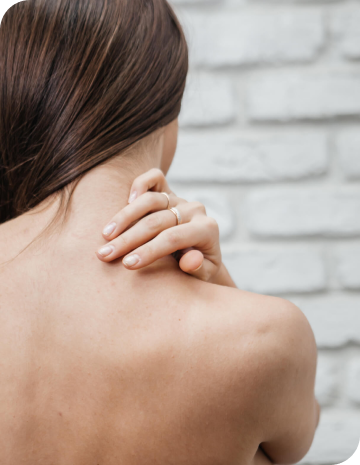 девушка после профессионального массажа тела