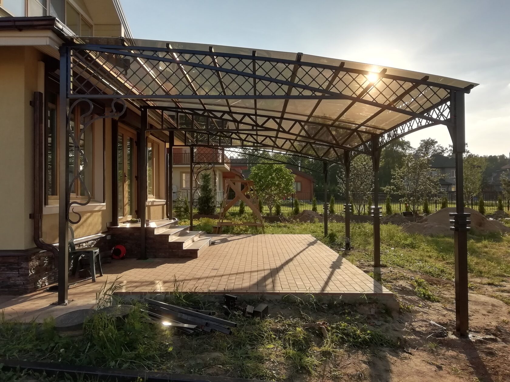 Надёжные и стильные навесы от «Магия Металла». Прочные конструкции ...