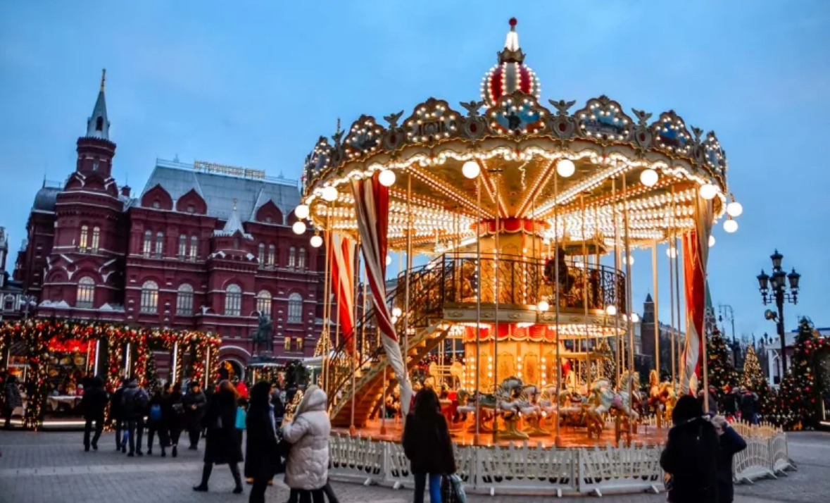 карусель возле красной площади. карусель на красной площади 2019. гум карусель. карусель в москве на красной площади. карусель парк на красной площади.