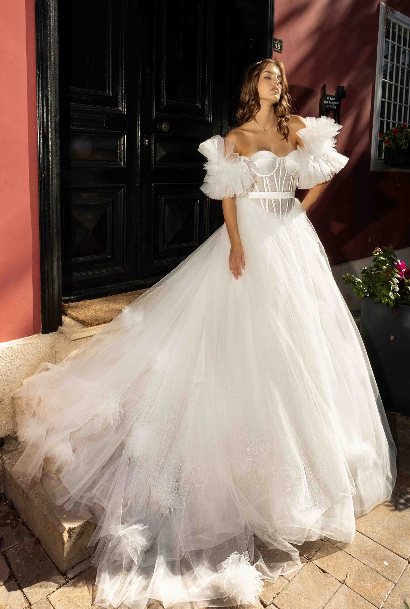 Свадебное платье с кейпом Ростов-на-Дону прокат