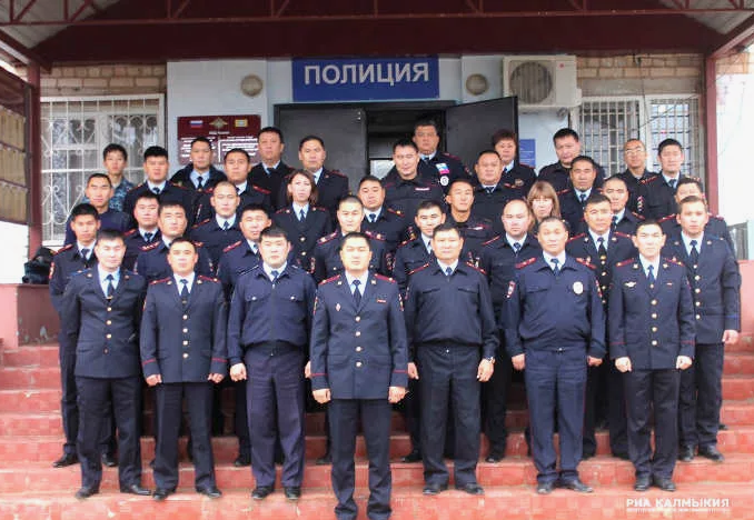 Начальник полиции большой камень. Полиция в Республике Калмыкия. Малодербетовский РОВД Республики Калмыкия.