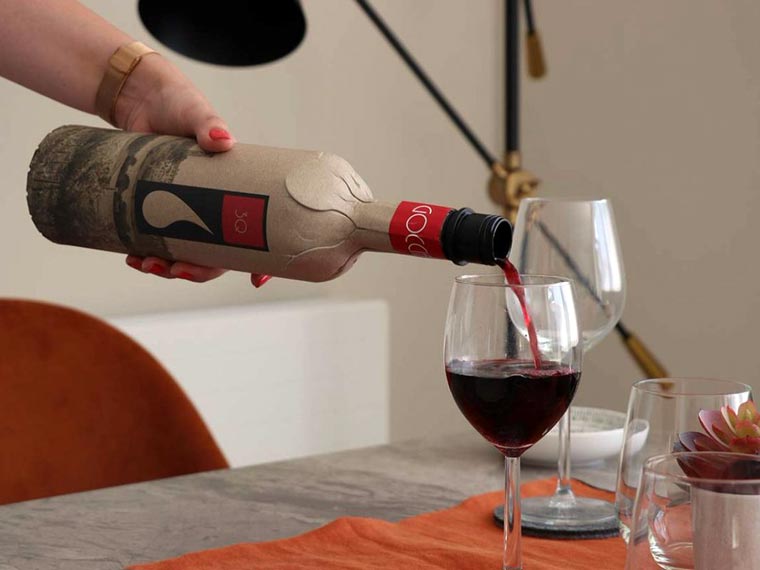 В Британии выпустили бумажную бутылку для вина и спиртных напитков