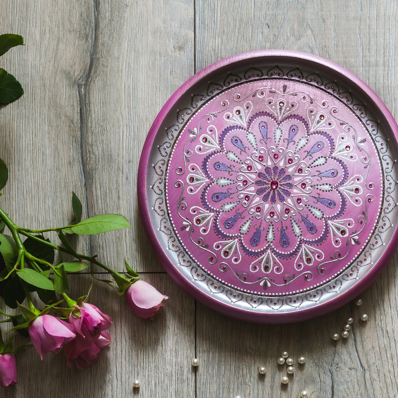 декоративная тарелка розовая 