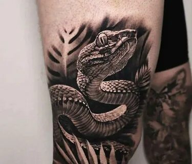 Тату змей на ноге — лучших фото татуировок года