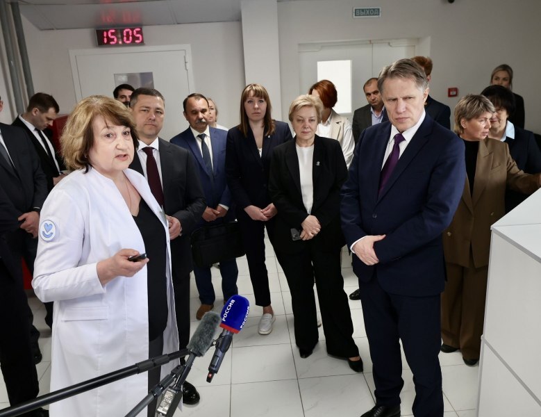 презентация реконструкции Гдовской больницы Михаилу Мурашко, модернизация медицинской инфраструктуры Псковской области