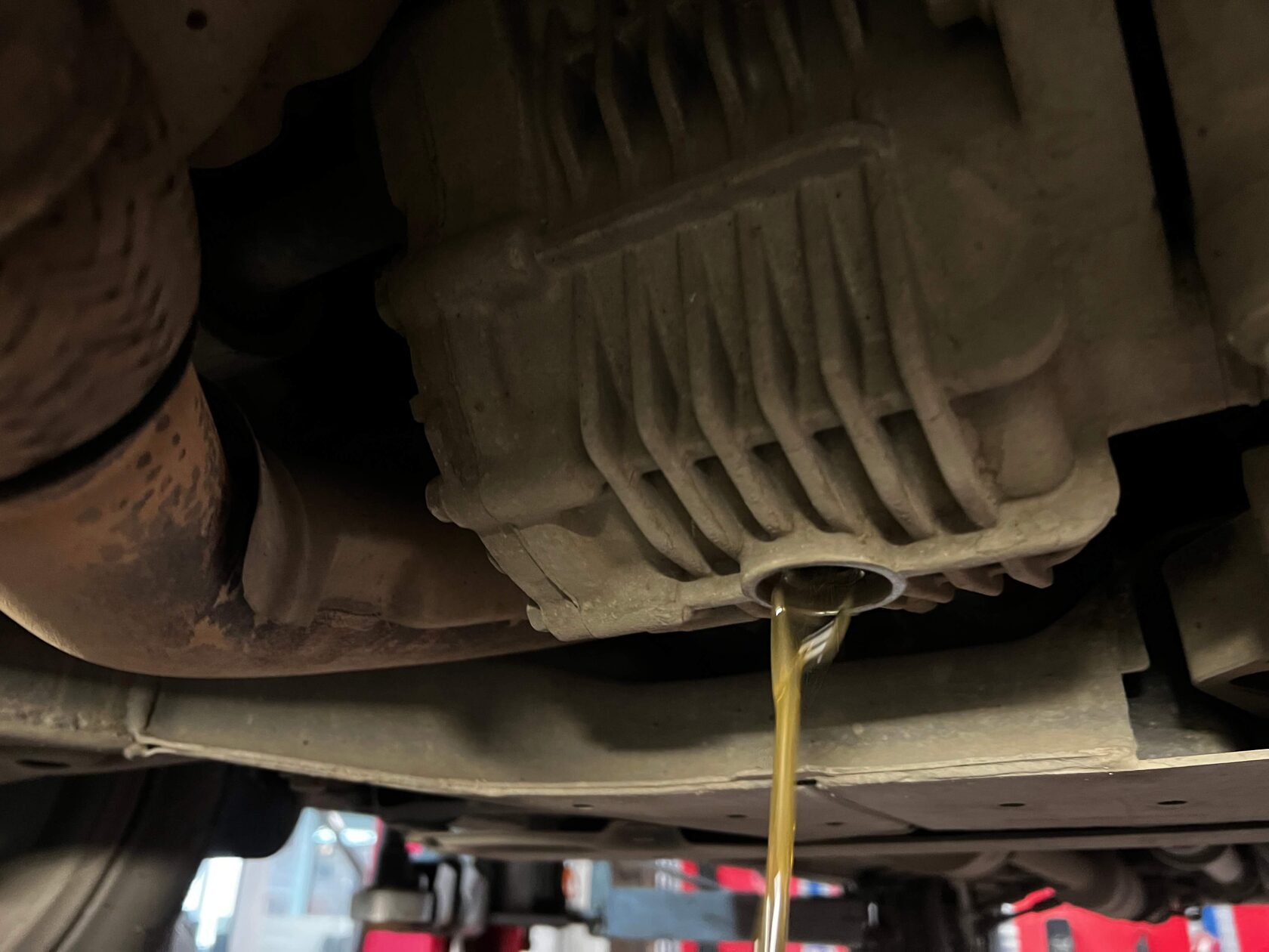 Слив масла с углового редуктора Changan