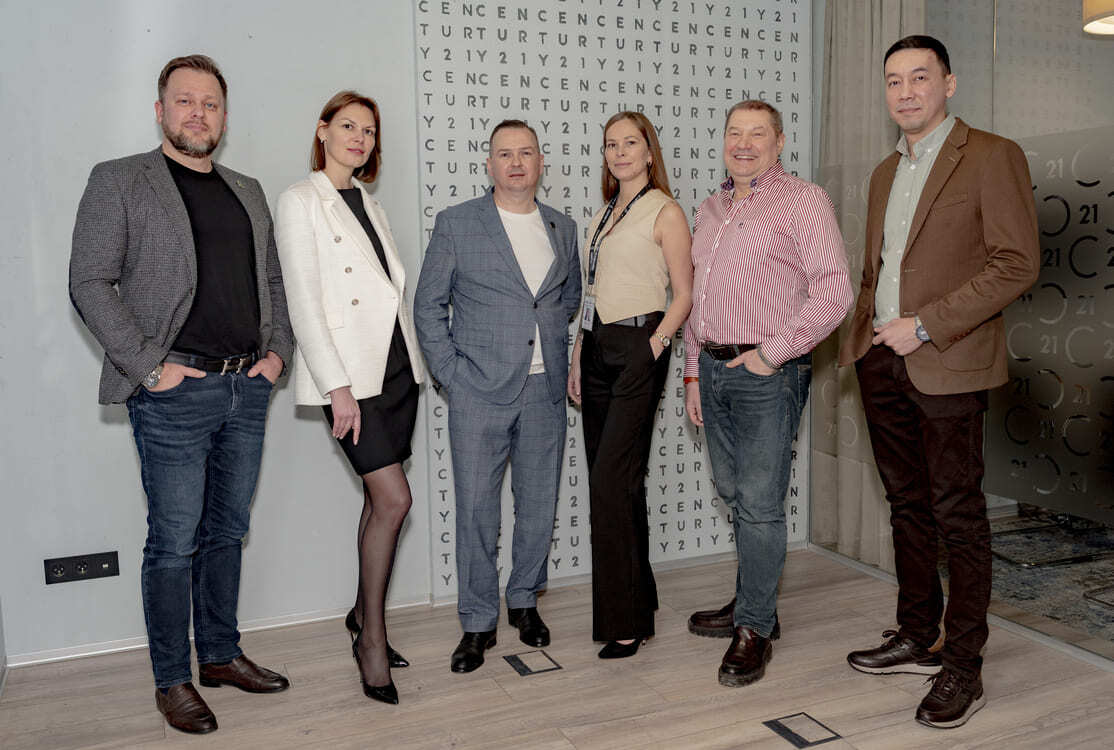 Международное агентство недвижимости Century 21 в Москве: любые операции с недвижимостью: новостройки, вторичка, коттеджные посёлки, дома и коммерческая недвижимость — полное сопровождение и поддержка на всех этапах сделки, одобрение ипотеки, оценка юридической чистоты с гарантией.