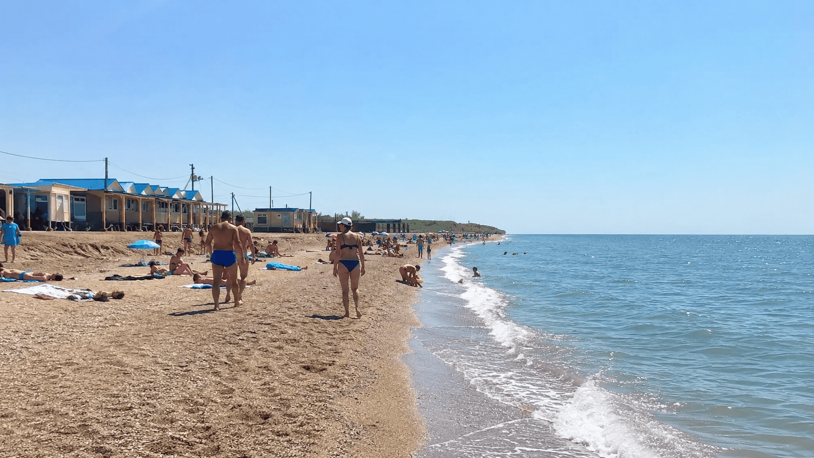 Пляж у гостиницы Салют в Должанской