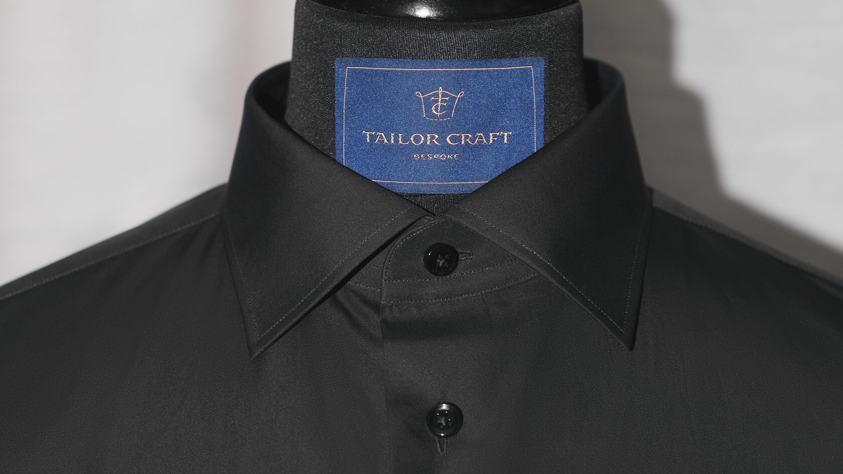 Черная хлопковая рубашка