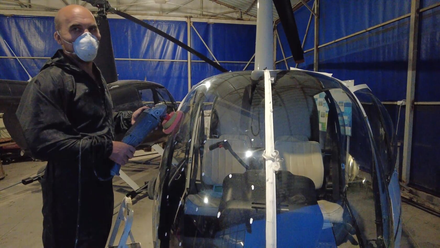 Полировка остекления Robinson R44