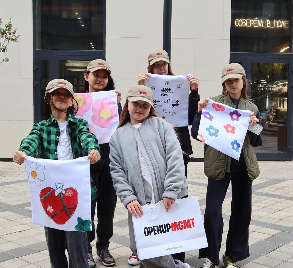 Подростки — модели OPENUP Teens — на съёмке