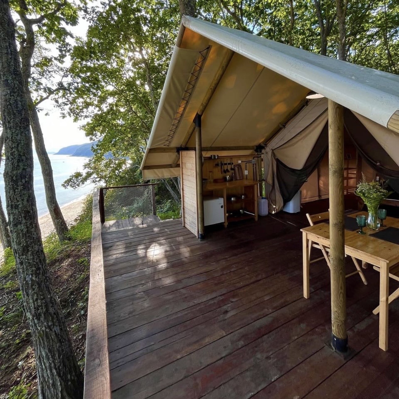 Вид на глэмпинг 1 линия , 32 кв.м.