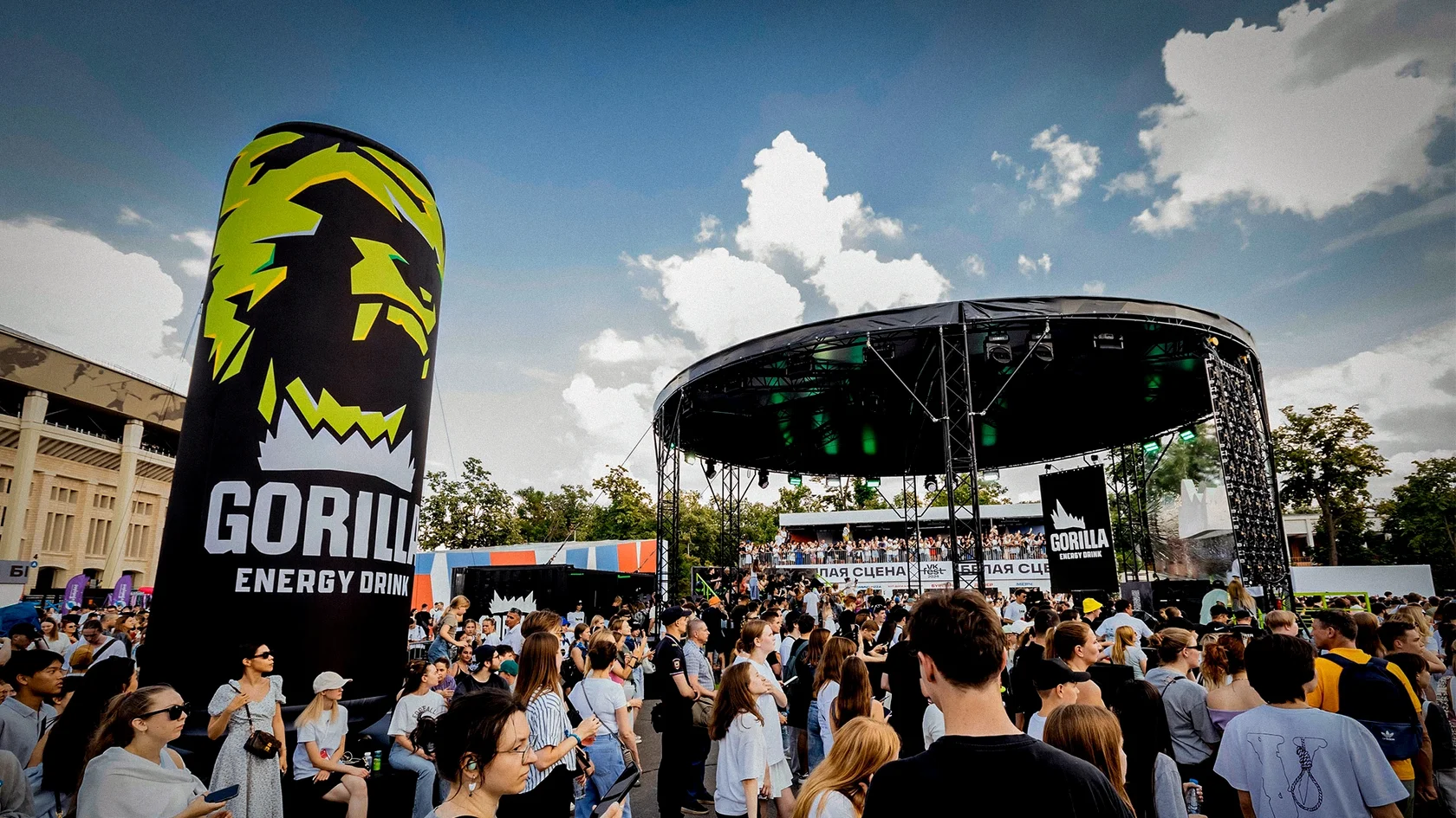 Gorilla Energy / VK Fest: оформление бренд-зоны и световое решение.