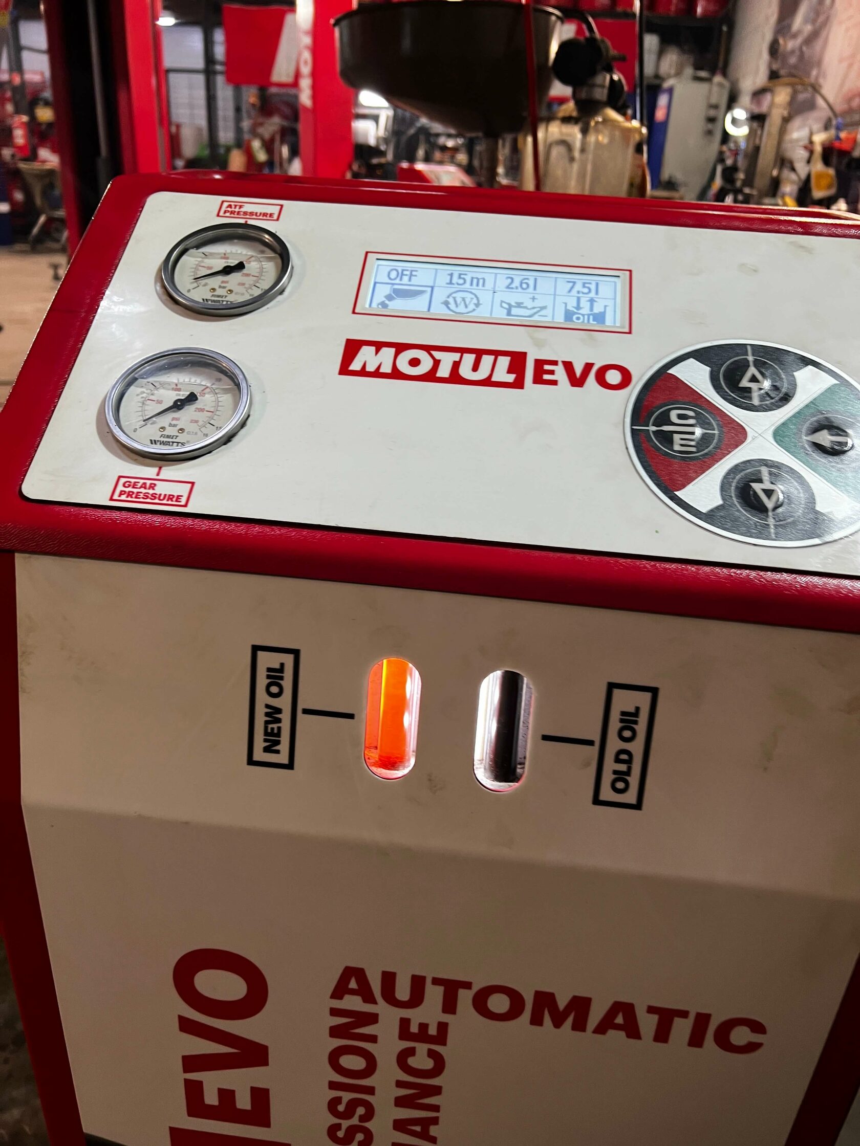 Процесс аппаратной замены масла в АКПП Aisin