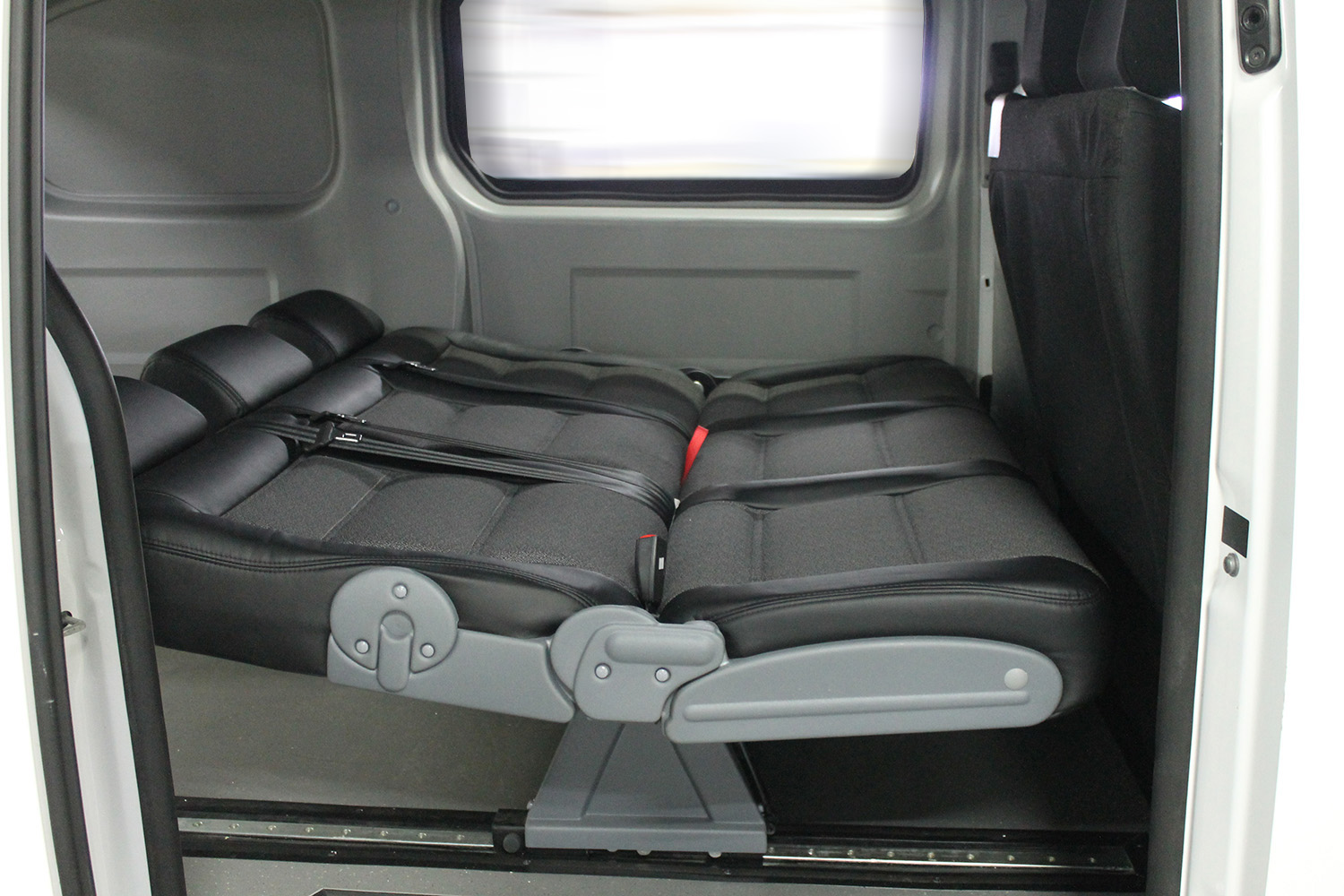 Спальный диван в микроавтобус