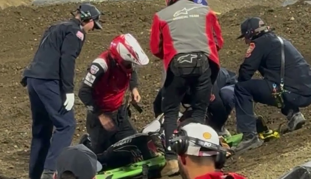 Alpinestars предоставила данные о падении Джастина Баршии в Анахайме 1