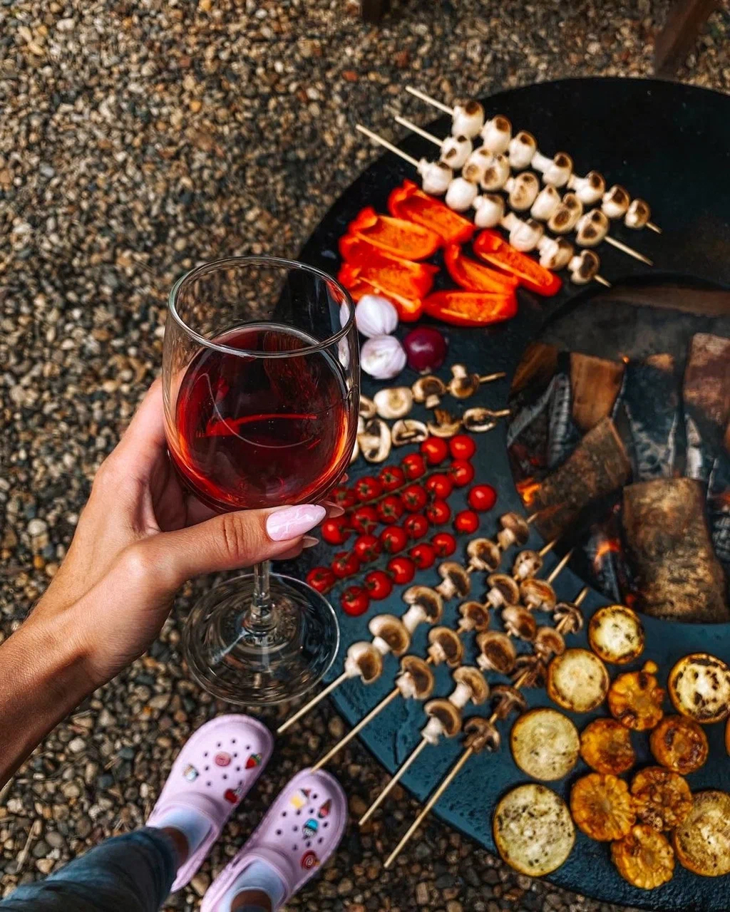 Домик «Под кронами» с террасой и костровой зоной