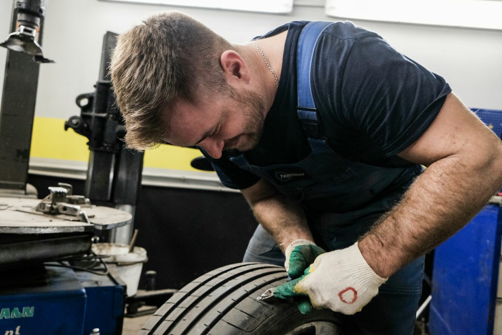 Шиномонтаж Иркутск легковой грузовой выездной по доступной цене в ...