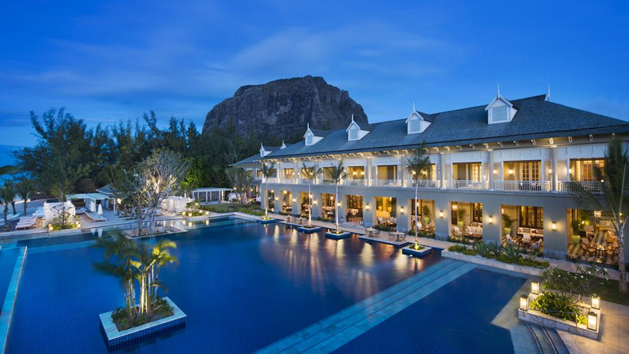Курорт St. Regis Le Morne на Маврикии — премиальный отель у подножия горы Ле-Морн с одним из лучших пляжей острова.