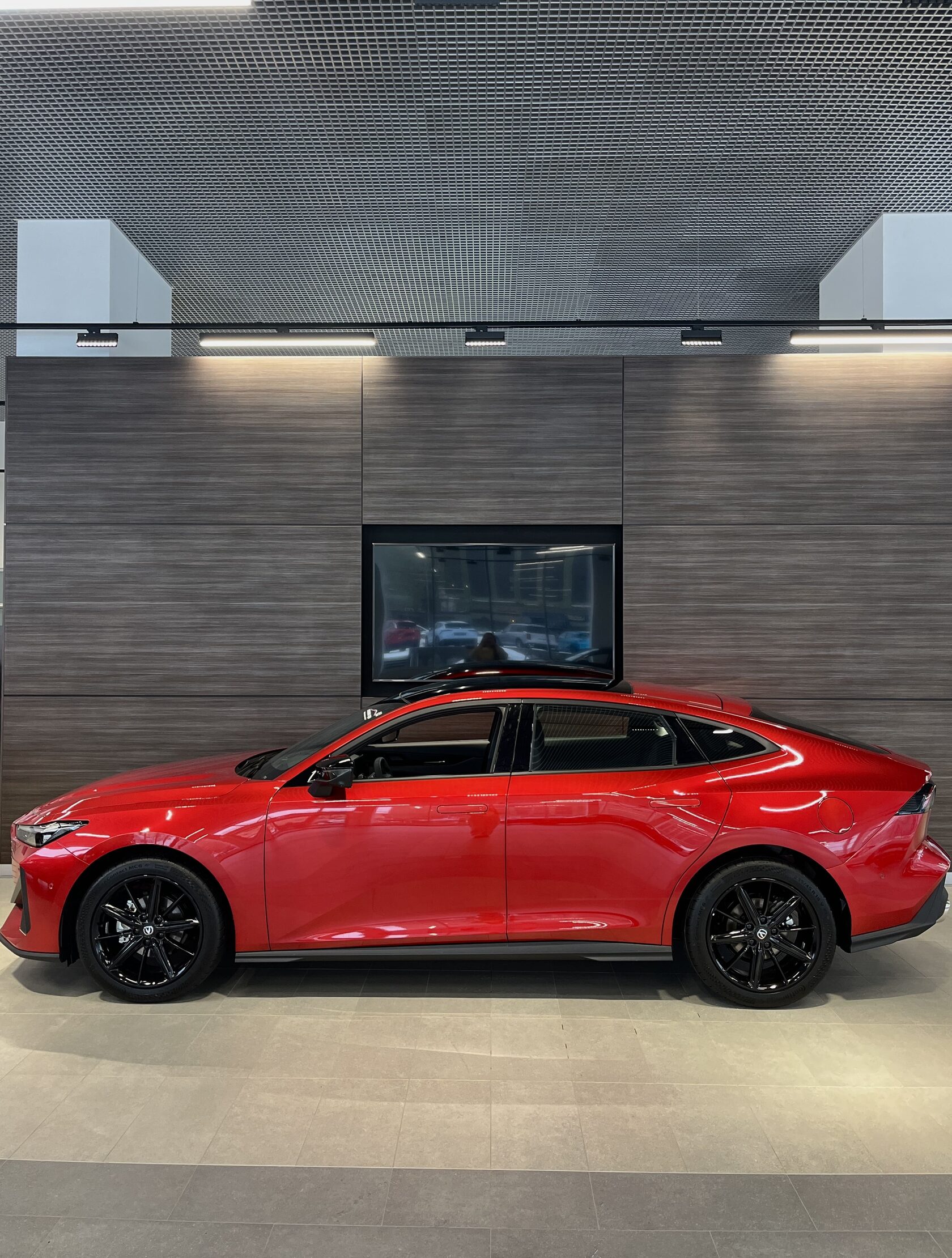 UNI-V Red