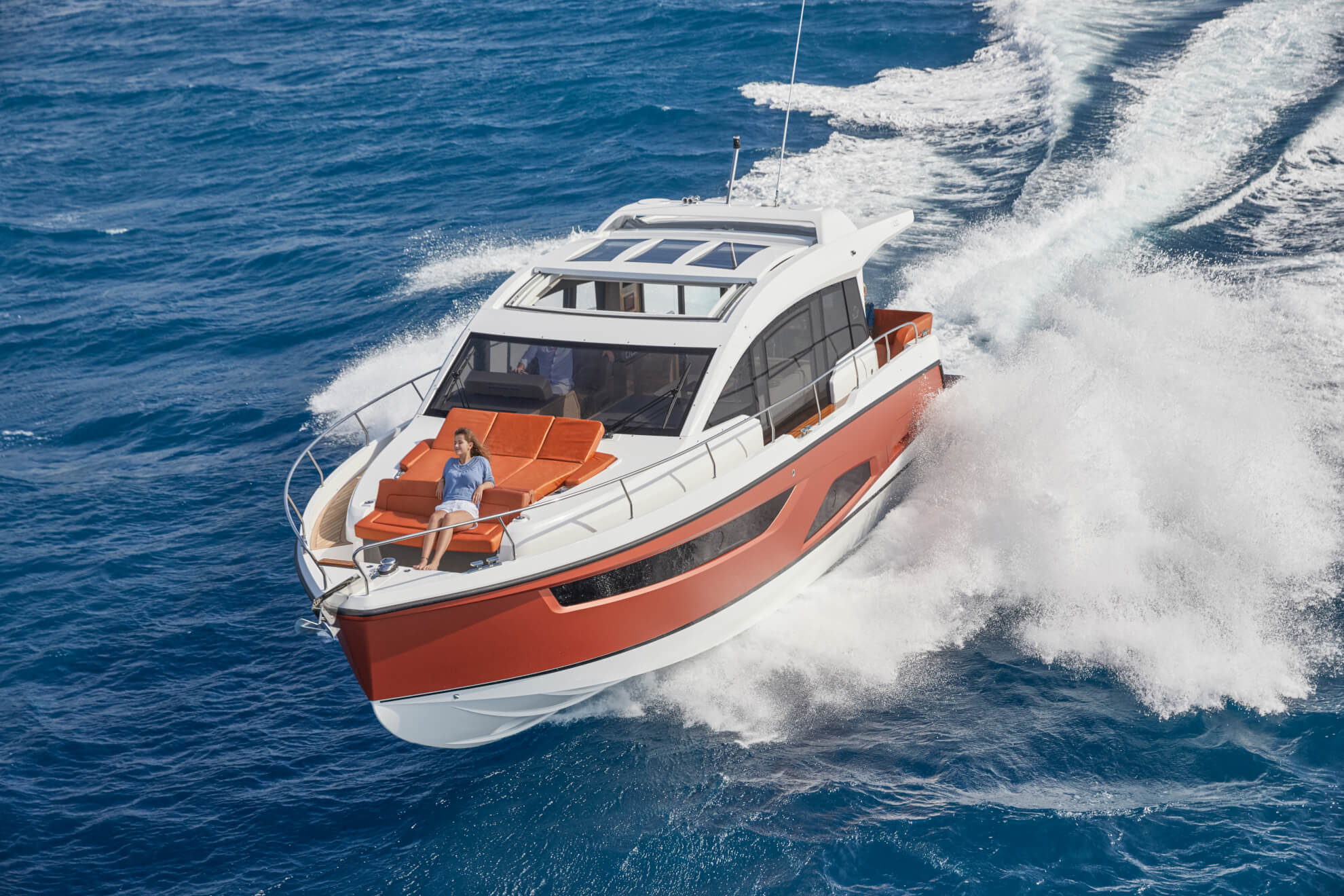 Sealine s37