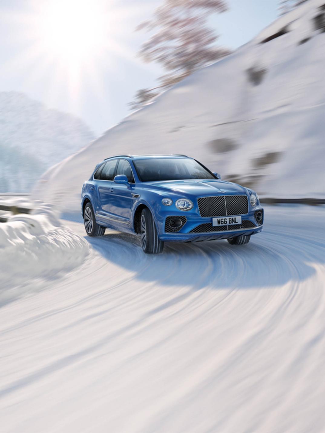 Bentley Bentayga Azure в цвете Kingfisher