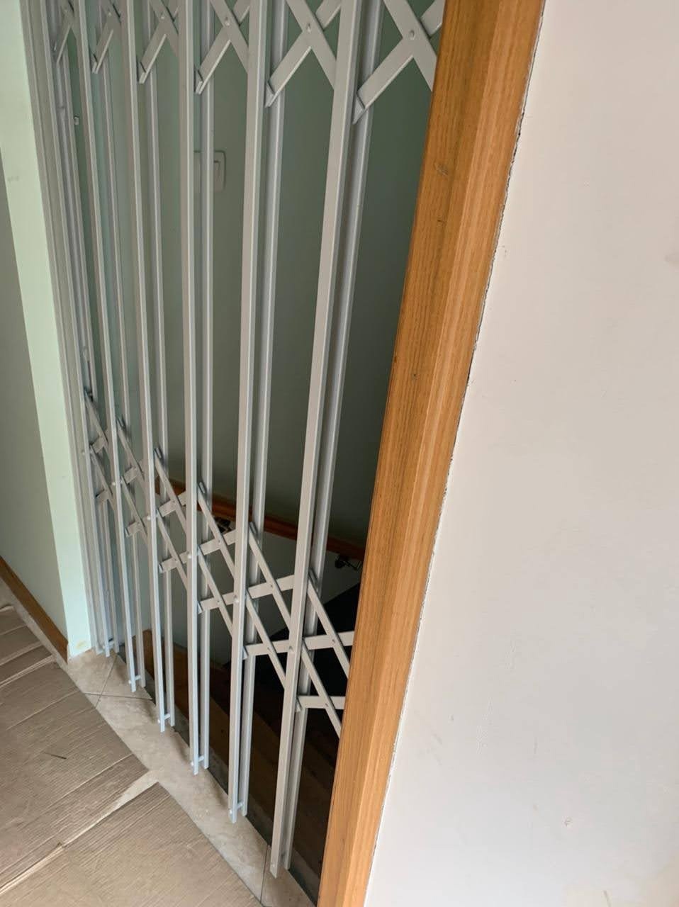 Раздвижная решетка без нижней направляющей