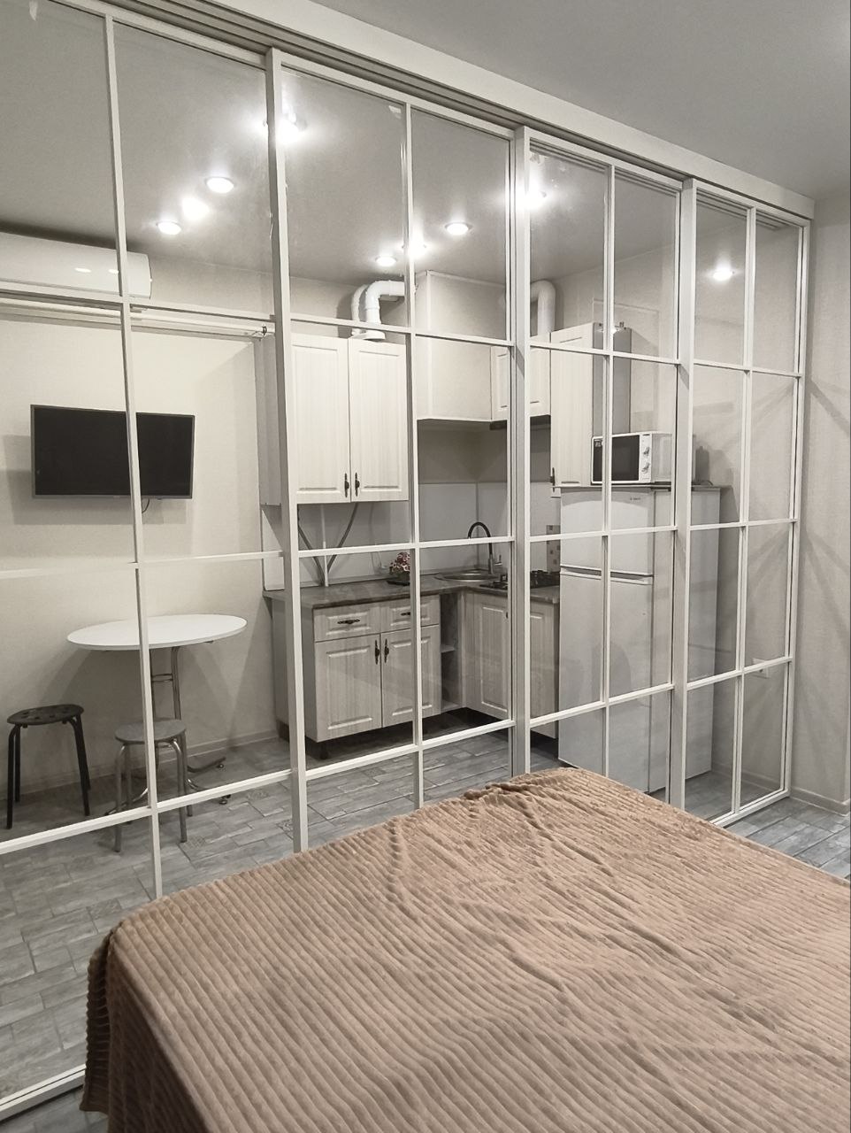 стеклянные перегородки, зонирование помещения, изделия из стекла, раздвижные перегородки, межкомнатные перегородки