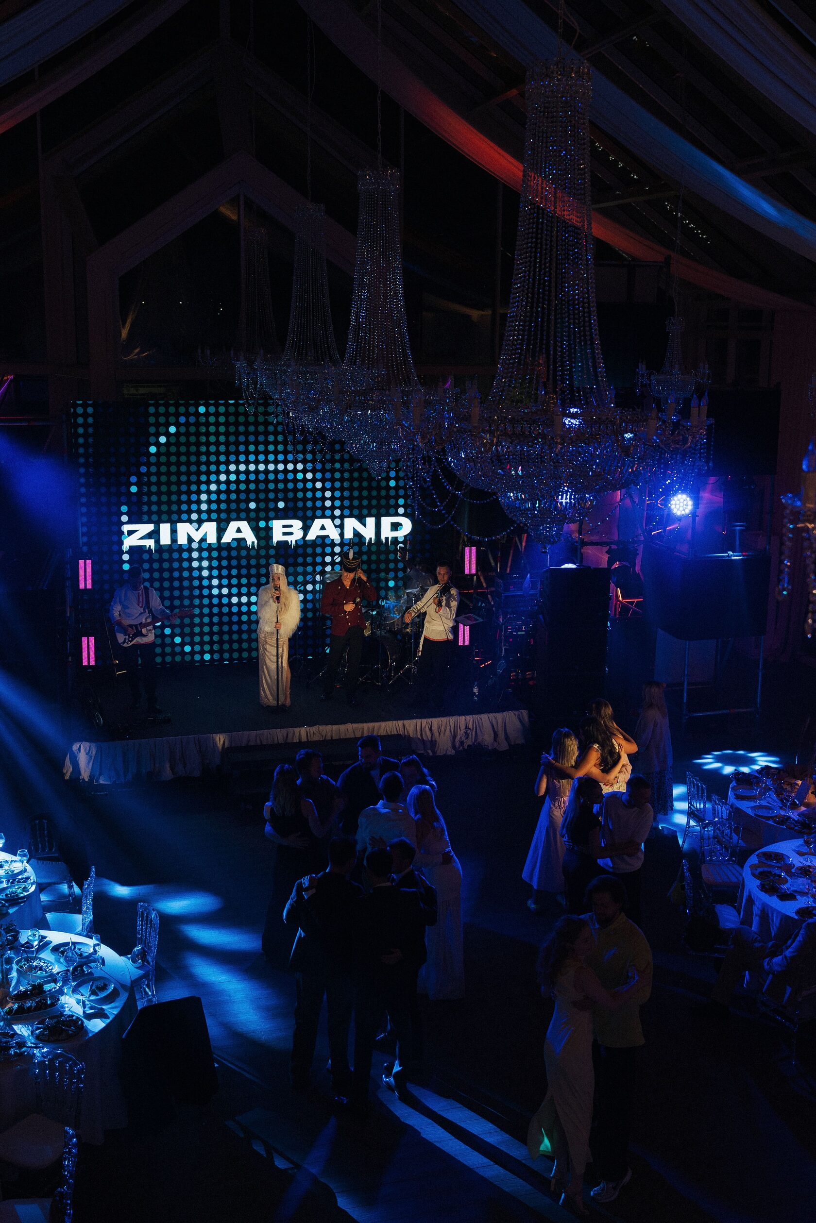 Zima Band Заказать кавер-группу ZIMA BAND — живая музыка на свадьбу, корпоратив и ...