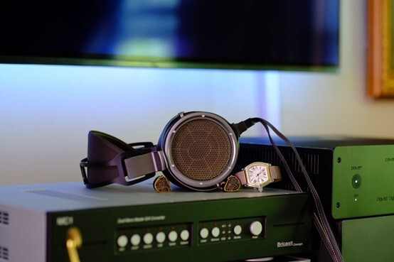 Изображение выглядит как Аудиооборудование, Наушники, текст, Электронное устройство

Автоматически созданное описание