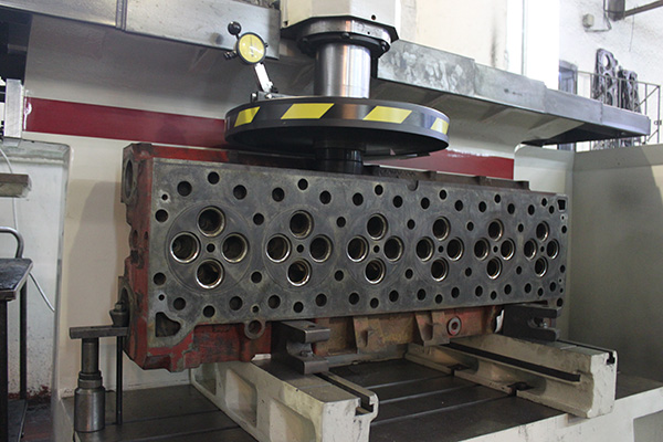 IRKDVS. Обработка привалочной плоскости на головке CUMMINS.