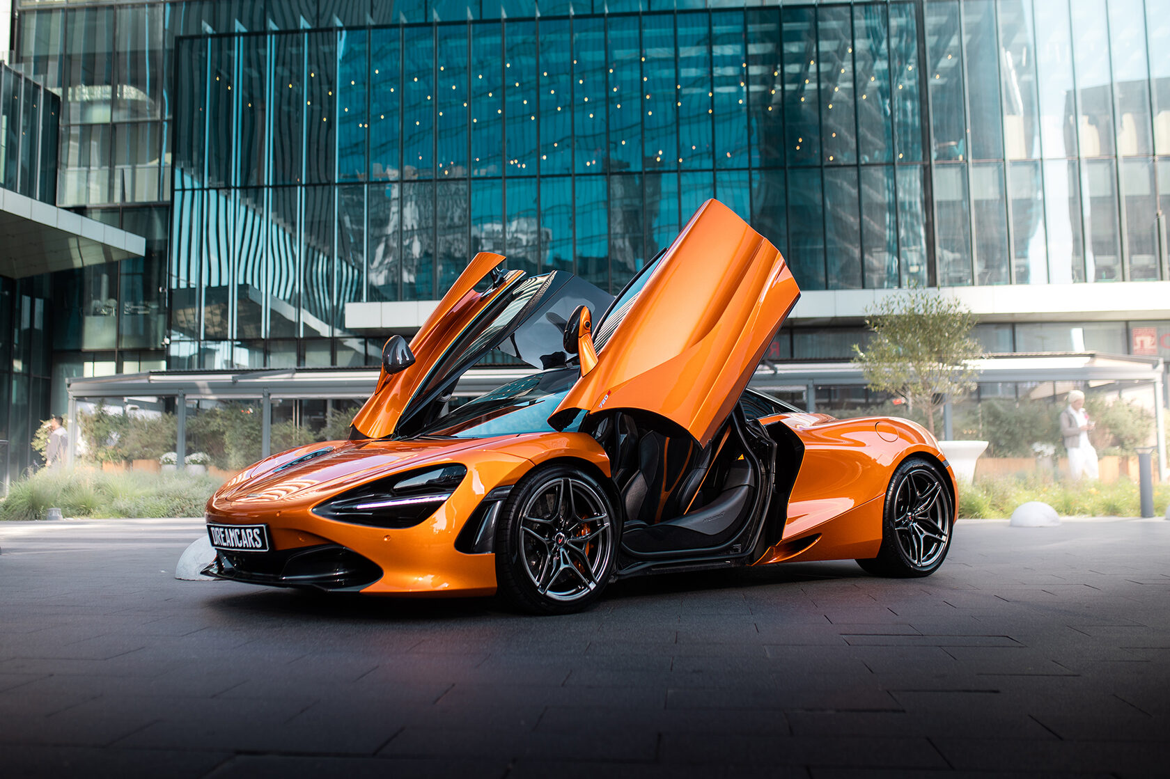 Аренда McLaren 720s в Москве, прокат МакЛарен 720С c водителем и без -  Moscow Dream Cars