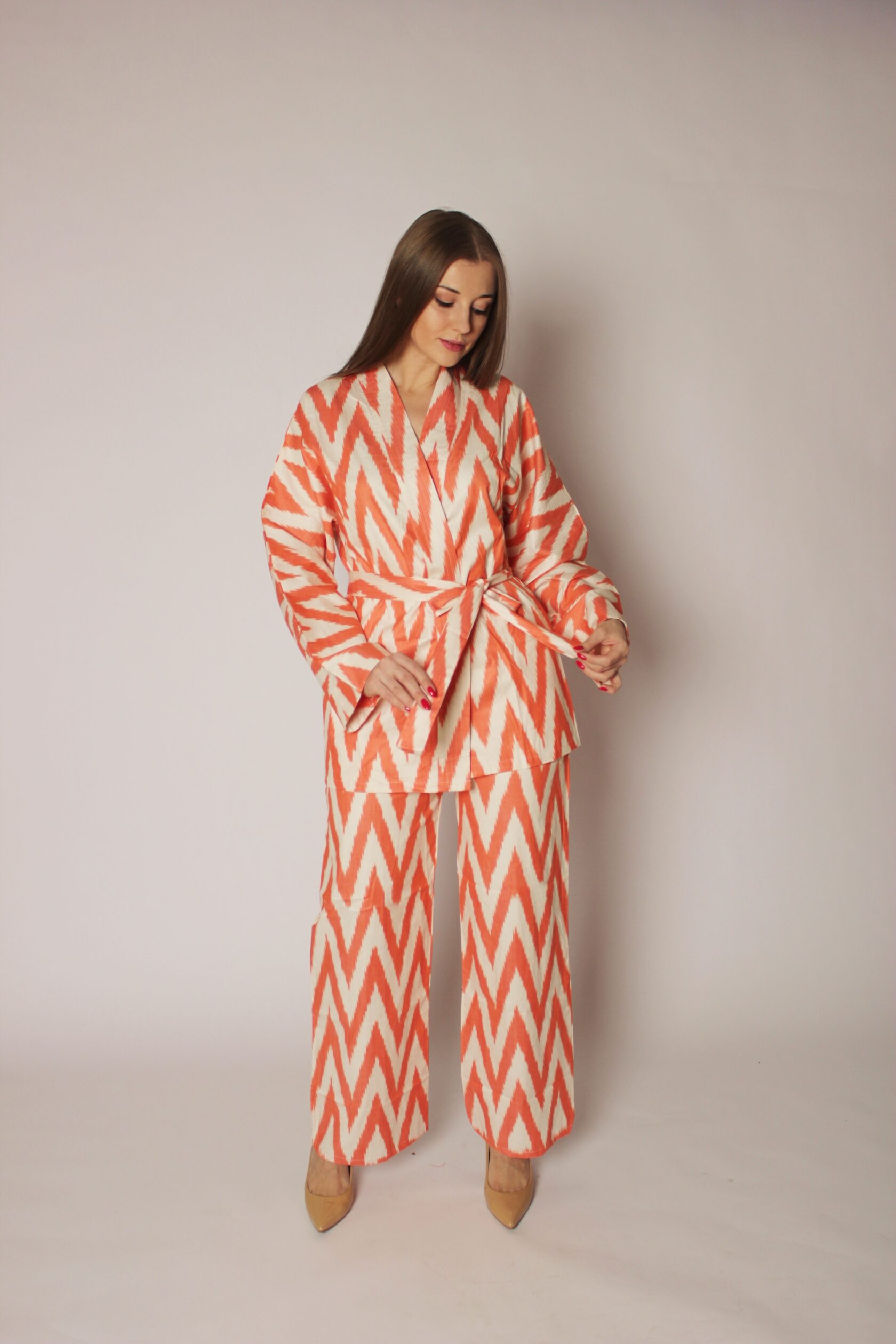 Халат, кимоно, костюм женский. Купить в магазине navigatore. На сайте, озон (ozon), маркете. В москве, спб, по всей россии. Красивый, модный, пляжный, удобный, домашний (home), турецкий, узбесккий, премиум, натуральный, восточный, оранжевый.