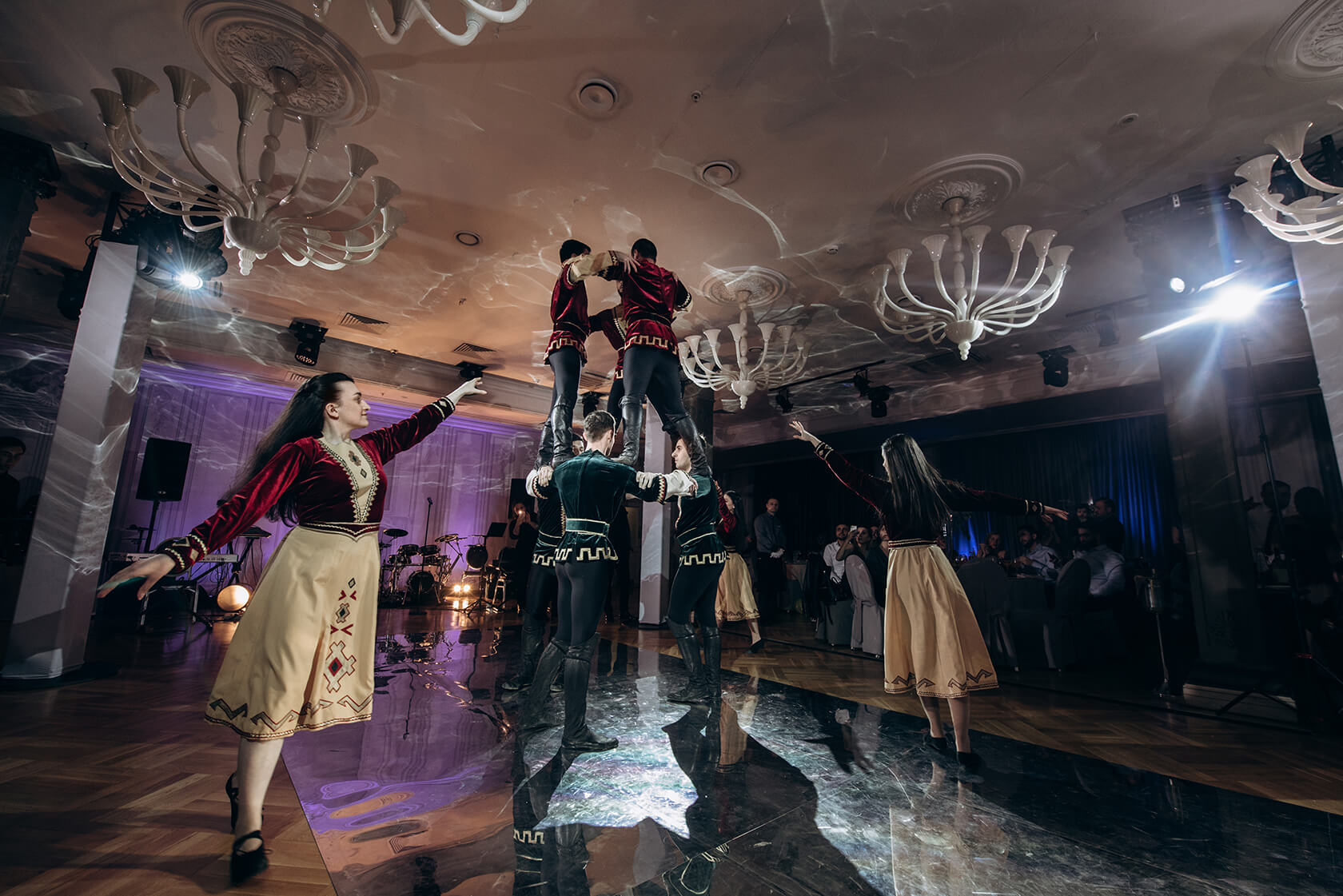 Стильная свадьба в банкетном комплексе SHELK