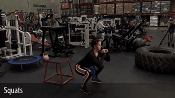 Приседания с резинкой