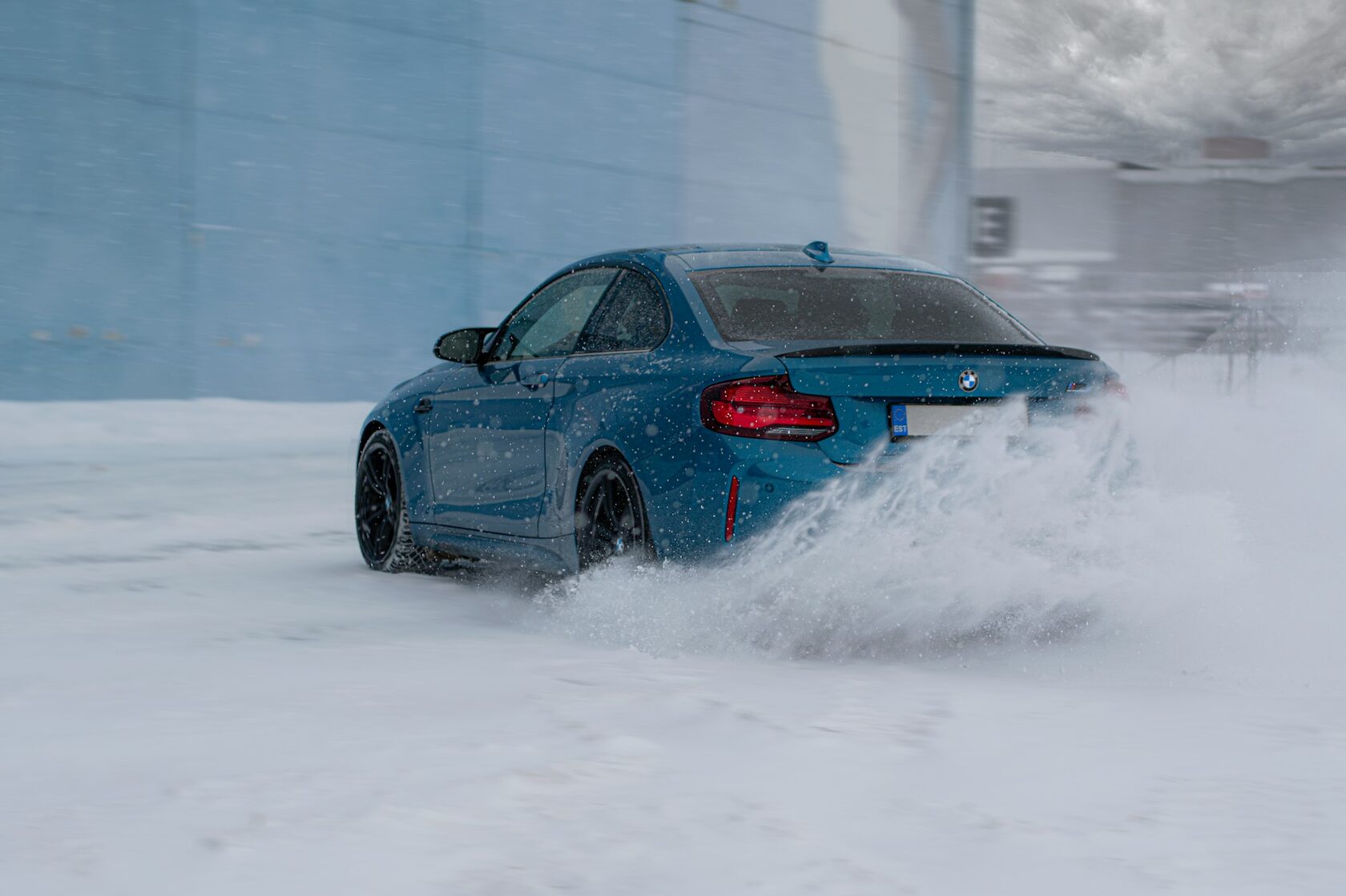 BMW M2 — вид сбоку