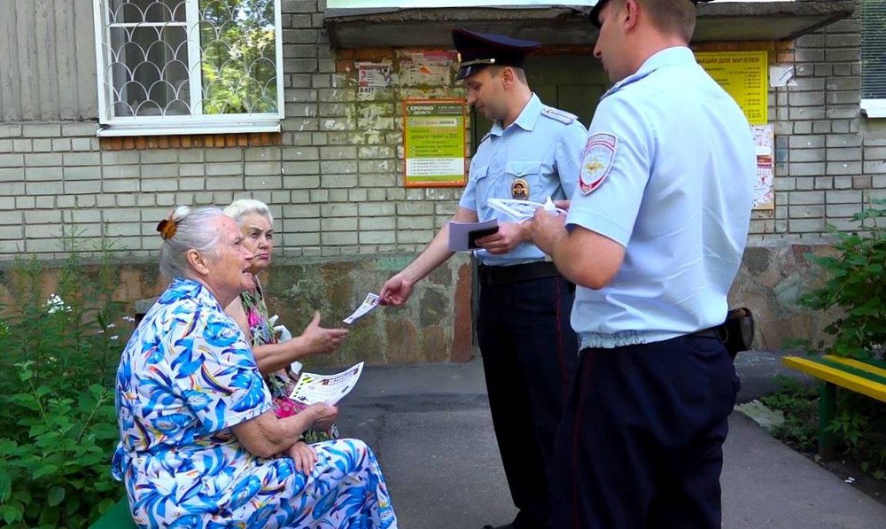 Ко мне на улице подошли полицейские и просят документы. Что делать? - Накипіло