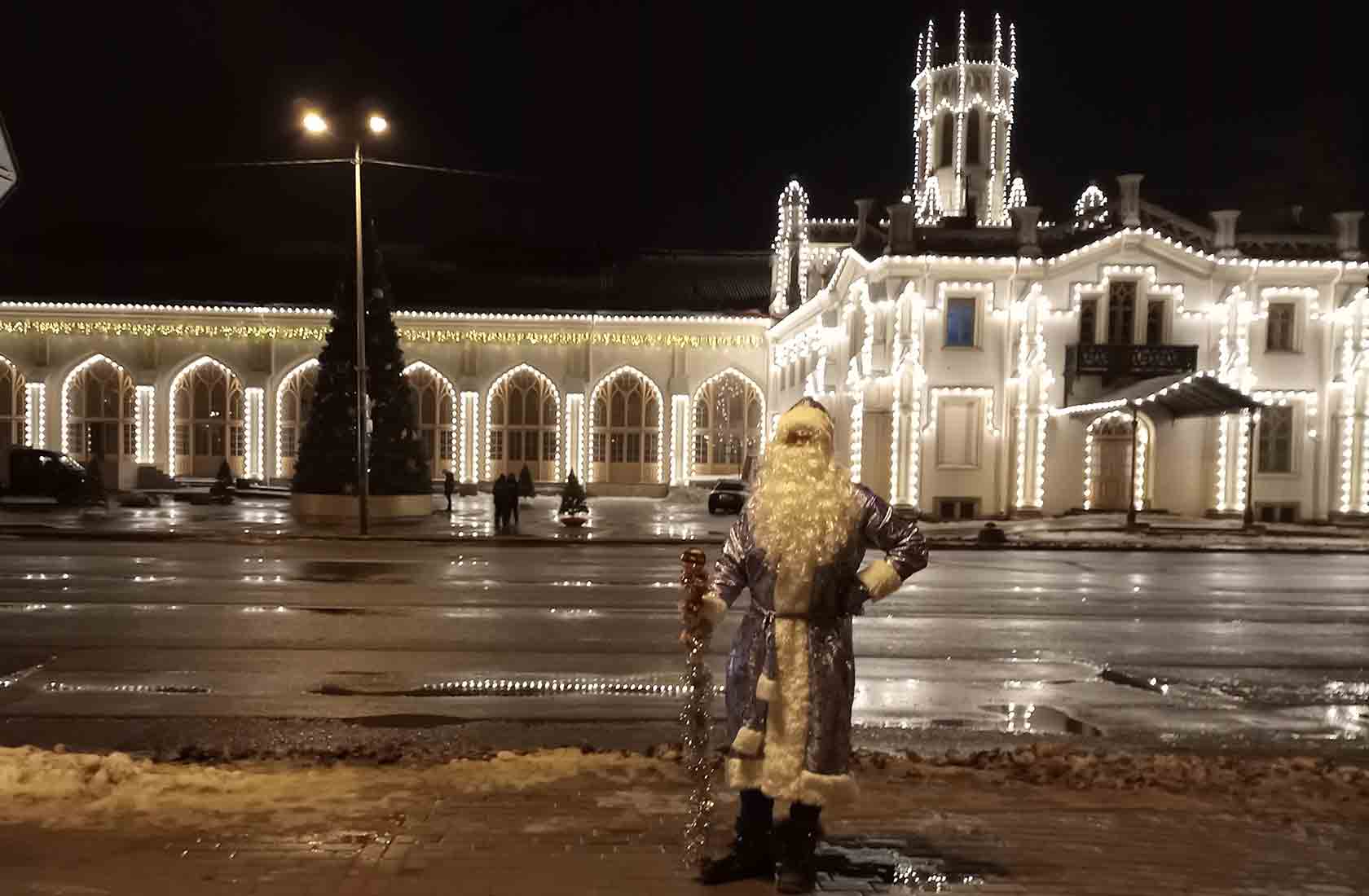 Празднование Нового Года 2024 в Петергофе, Стрельне, Ломоносове, Новоселье.