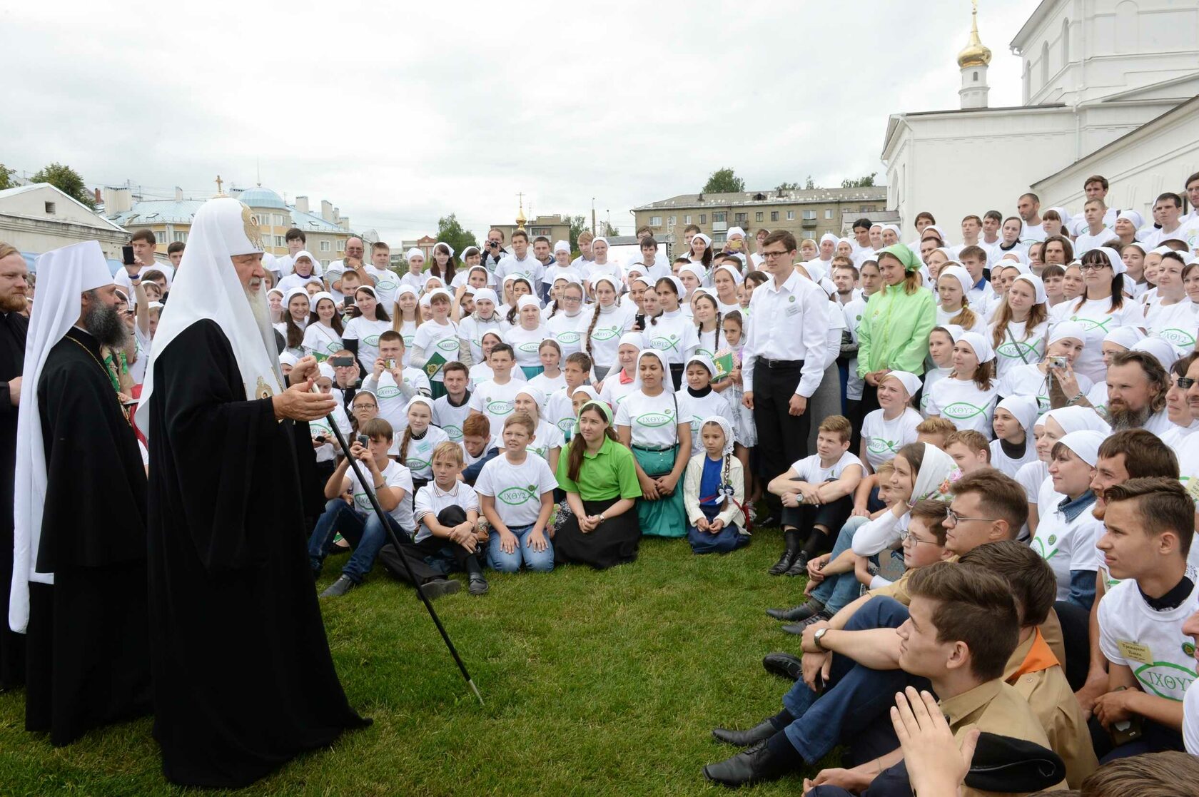 Православная религиозная организация. Патриарх Кирилл с молодежью. Святейший Патриарх Кирилл и молодежь. Православная молодёжь Ивановской митрополии. Молодежь в церкви.